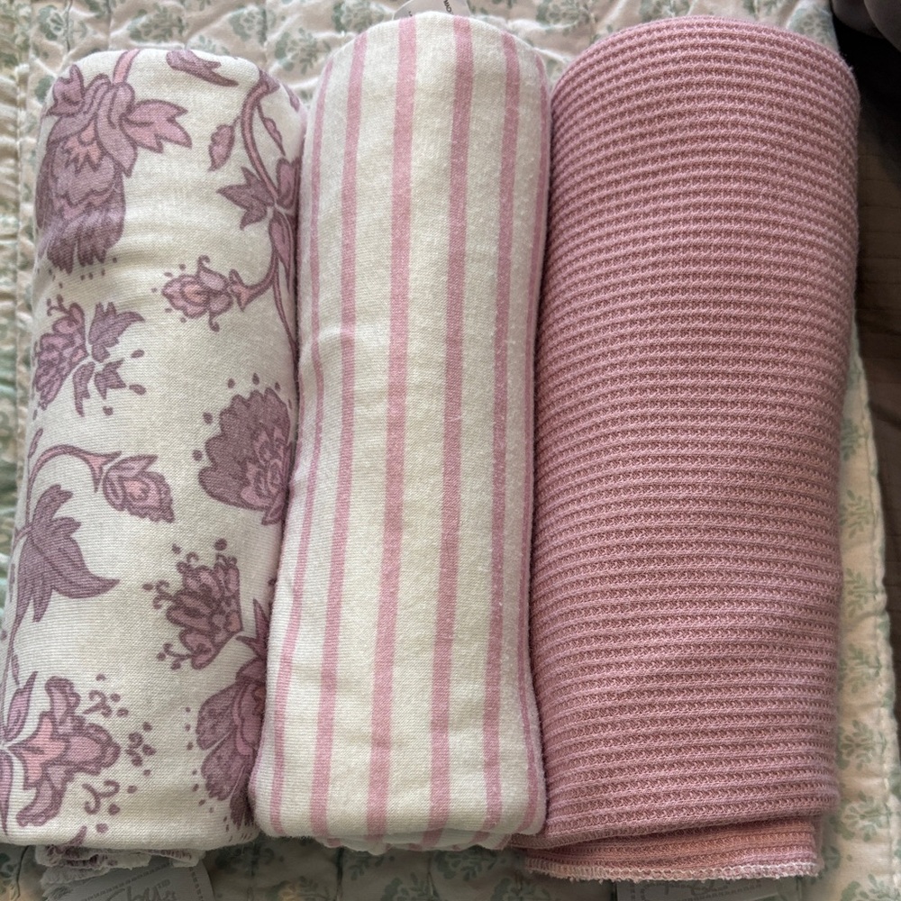 Three-Piece Pink Baby receiving Blanket Set - Picture 8 of 8